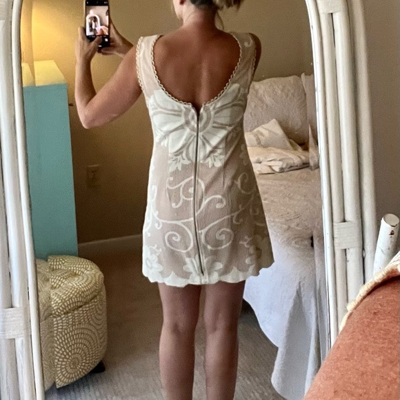 Beautiful Mini Dress By New Romantics/Anthropologie Size 4 petite - Picture 5 of 7